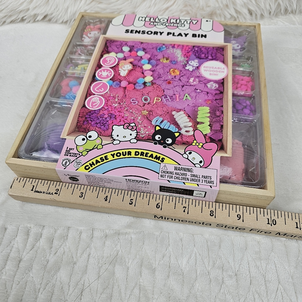 HELLO KITTY and FRIENDS Sensory Play Bin Chase Your Dreams - Picture 10 of 12
